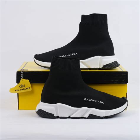 balenciaga official website.